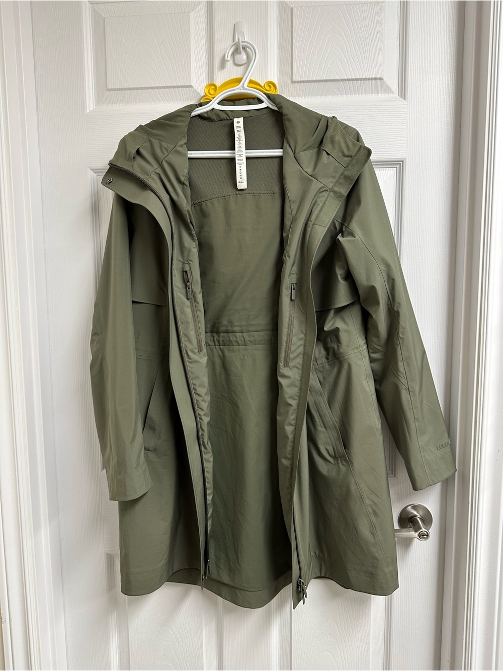 Lululemon rain rebel jacket in med olive
